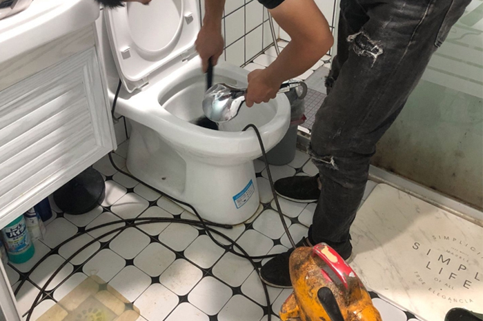 卡若疏通下水道