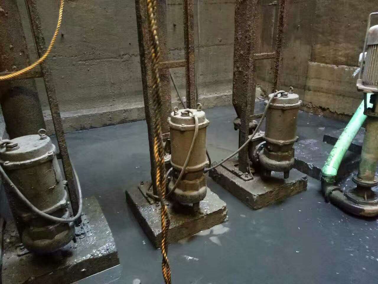 卡若污水池清理