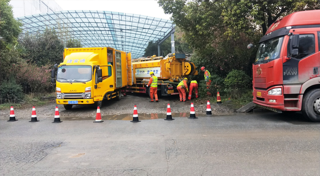 卡若成区雨污水管网“四位一体”检测疏通项目